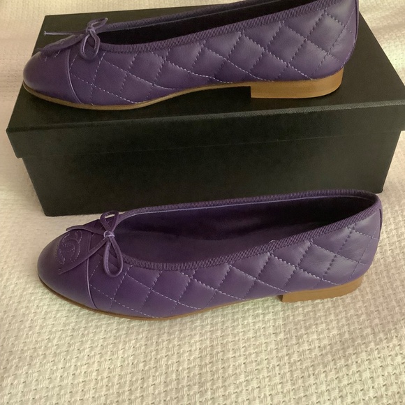 Chanel quilted CC Ballet Flats - Picture 3 of 10